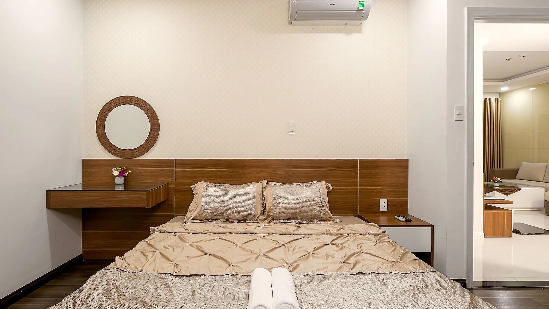 Salalem Monarchy Apartment Han Riverside Son Tra