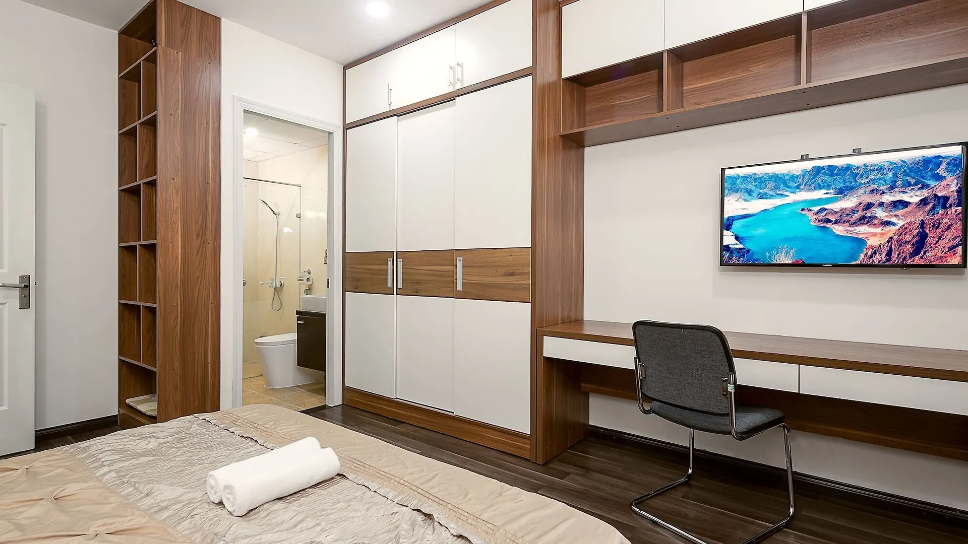 Salalem Monarchy Apartment Han Riverside Son Tra