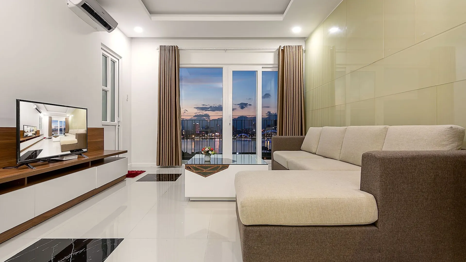 Salalem Monarchy Apartment Han Riverside Son Tra